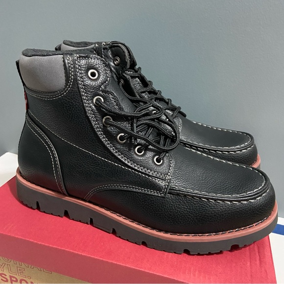Levi’s Faux Leather Black Hiker Chukka Boots - Picture 5 of 8